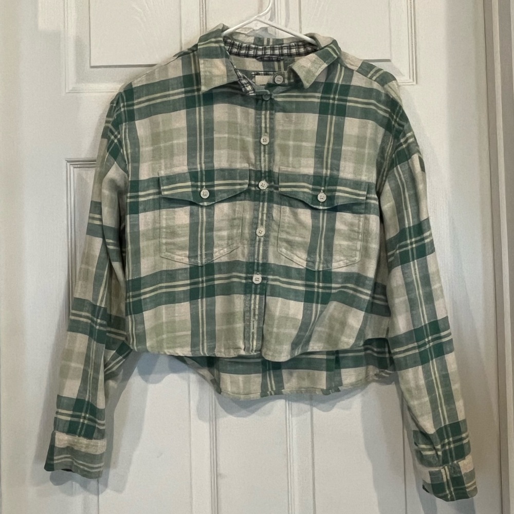 American Eagle Outfitters Cropped Flannel Button Down Shirt XS